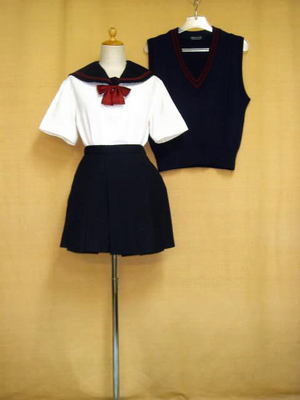 瀧野川女子学園高等学校の中古制服